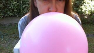 Balloons to inflate together in the garden 760HD