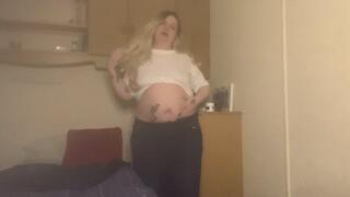 Jeans Swap! Outgrowing my Clothes as a Fattening Feedee!