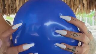 Anna & Mariya Pop Balloons - Real Scared Reactions