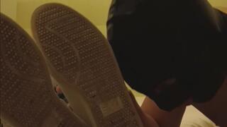 Straight feet worship