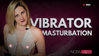 Masturbation mit riesigem Vibrator und in User-Dessous