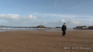 THIS SLUTTY COUGAR WANT TO FUCKS WITH HER STEPSON'S FRIEND