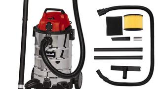 Guesthouse's maid vacuum cleaner tryout (AUDIO)