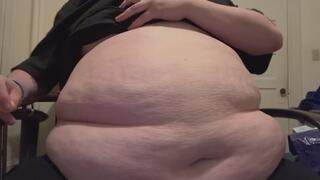 Fatty gets bloated with coke and mentos