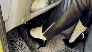 My car won't start-8 Lady in black MOV