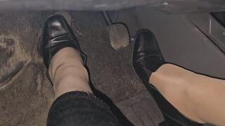 Pedal pumping and driving Fiat Panda in comfort heels shoes