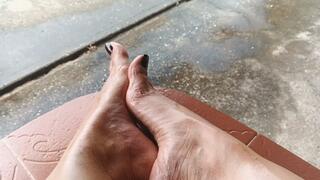 In the rain I enjoy my pronounced arches (3)