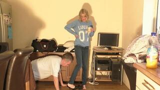 Chelsea's Super Hard Head Trampling Shoes (4K)