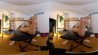 3DVR180 ERER dirty and smelly feet display 1