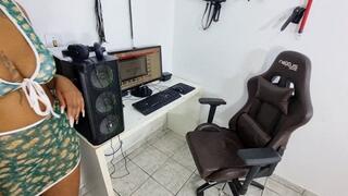 EBONY GAMER RELEASING LONG AND ROTTEN FARTS IN COSPLAY PART 1 BY IZA CANDY CAM FULL HD