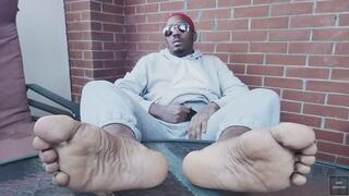 I touch myself, and I display my feet (2025)