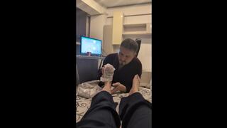 Luna Ray and Faith - First movie - foot cleaning as first task