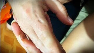 Biting someone else's finger (4k)