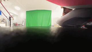 LELE ERER's big butt shames and crushes the dwarf