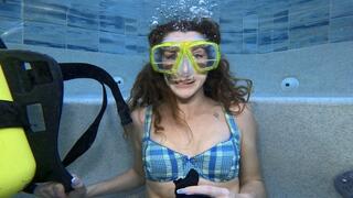 Underwater JOI with Nathalia (underwater talking)