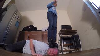 Morning Coffee Break Head Trampling In Buffalo Boots FLOOR CAM (4K)
