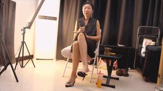 4K LINGLING high heels DANGLING FOOT FETISH