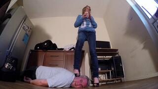 Morning Coffee Break Head Trampling FLOOR CAM