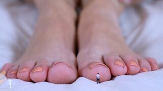 Rachel Adams Shrunken Stinky Foot Worship - 4K