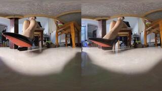 3DVR180 MARTINA LINGLING's office crushes FEMDOM dwarfs