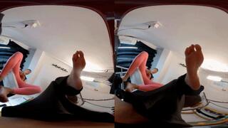 3DVR180 Tony XINGGAN POV crushes the dwarfs 1