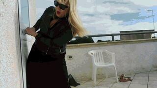 Open the door to me!!! MP4 (1280x720) FHD