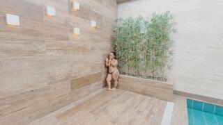 The dwarf carrying the giantess - By ROCHELE WADE VS ANANZINHA - FULL CLIP