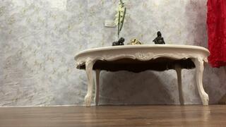 High heels dangling from the feet of beautiful Kendall (5)