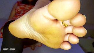 Giantess Demands Tiny to Worship Her Dirty Feet!