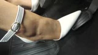 The Wedding Bride's Hard Revving Session