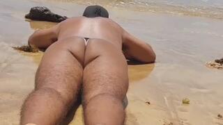 Ladysilva crossdresser de bikini na praia que tesao de bunda 12