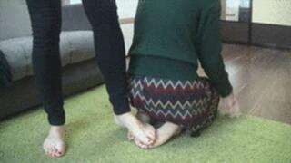 Tramp her toes very hard