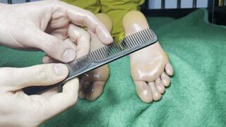 Foot Tickling His Girlfriend – Comb & Oil (HDR Video)