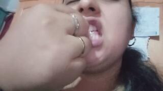 Jugando con mi goma de mascar... Pensando solo en ti.