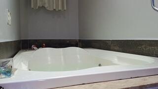 Arched soles ignore you in the bathtub - bbw - LADY Rockfeller - sexy blonde