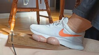 Crushed Balls Do Cum