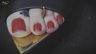 Giant Nara play mortal hide and seek with tiny invaders (720 EN-sub)