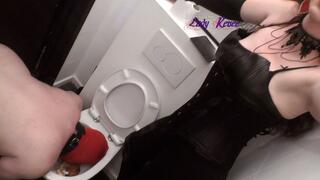 Mistress Lady Renee - Toilet cake - mp4