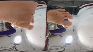 3DVR8K VR180 Queen Tongue Humiliation Toe Crush