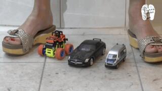 Under hard wooden Mules