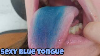 Blue Tongue Play – Moving & Drooling My Bright Blue Tongue Close-Up