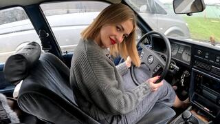 Alina revs hard and punishes Opel Rekord