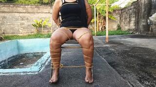 How many tickles do they tickle this lady (3)