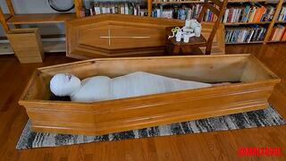 MinxGrrl - Model Mummified and Sealed in Coffin (WMV Format)