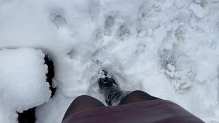 found old broken car and make it pedal pumping m0