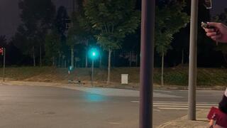 SubnCuff_SelfCuffedtotheTrafficLightPole0209