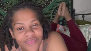 You Deserve Big Feet In The Pose - Queensizesexyfeet