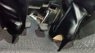 Sarah Cranking & Stalling In Boots