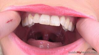 Santa Foxy's Deep Mouth Tease: Pink Lips, Juicy Tongue & Hanging Uvula Close-Up! (HD resolution)