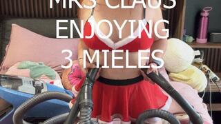Mrs Claus enjoying 3 mieles